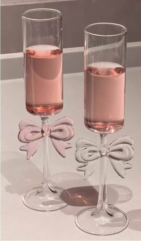 Wine Glass with Bowknot Decoration