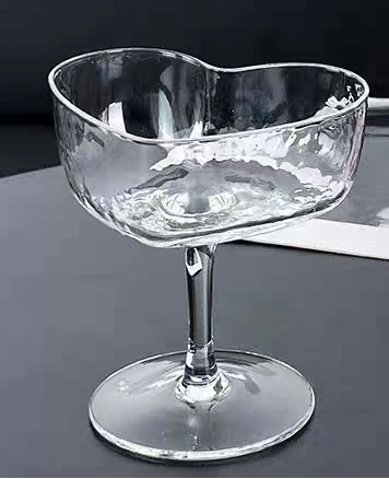 Heart-shaped Glassware Set